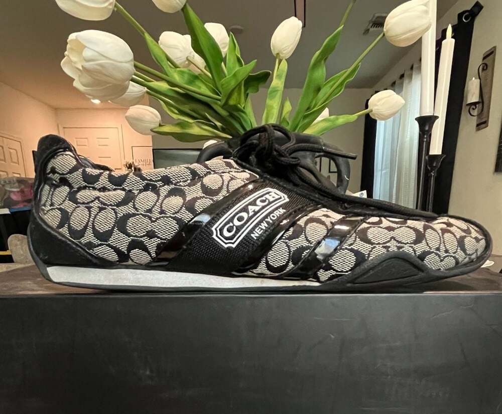 Coach New York Remonna Signature C Logo Black and Gray Lace-Up Sneakers
